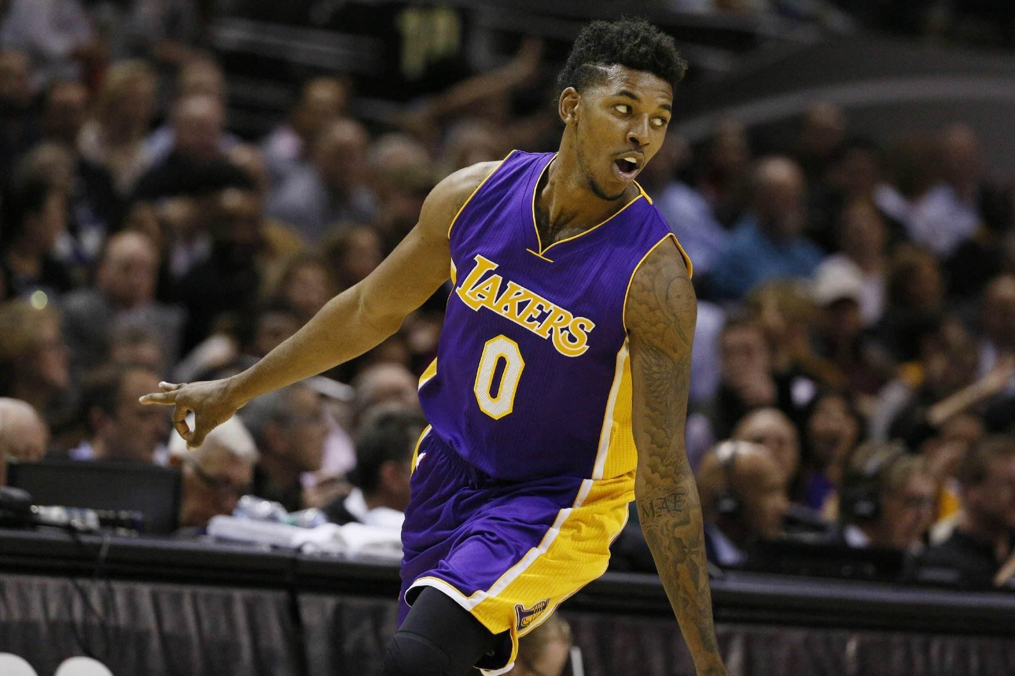 需在欧足联 需在欧足联